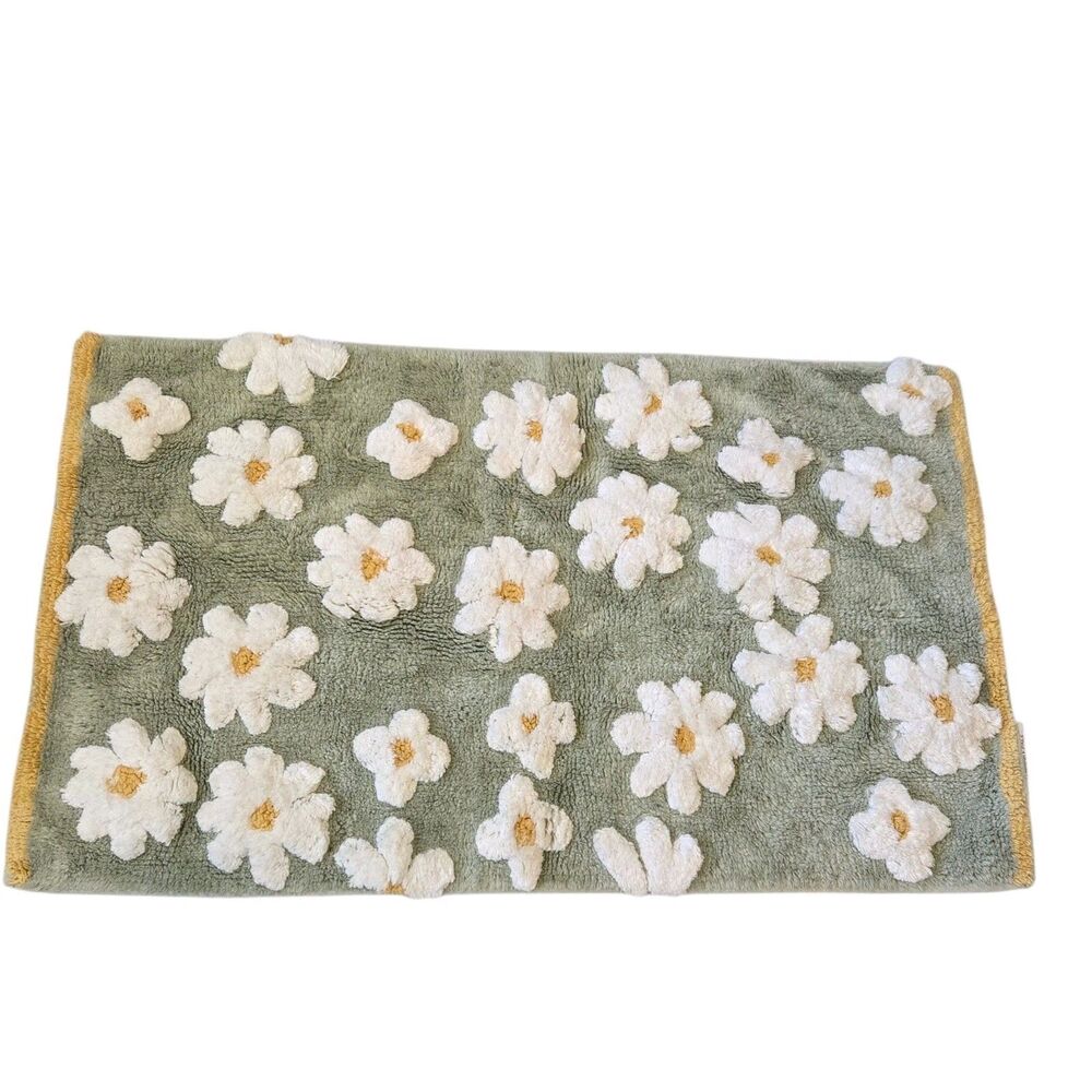 West Elm Kids Floral Daisy Shaggy Green Bath Mat Rug 20”x34” Cottagecore